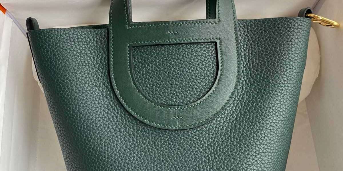 flight to putting on AAA Hermes Bags her outfit for today show